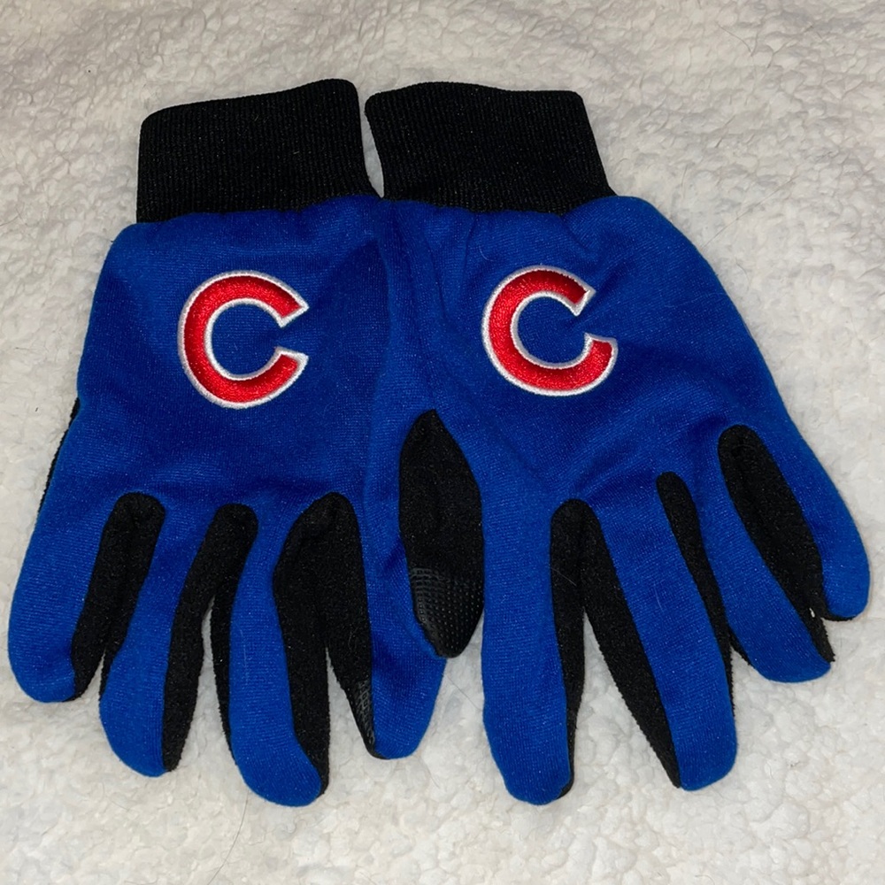 CUBS GLOVES